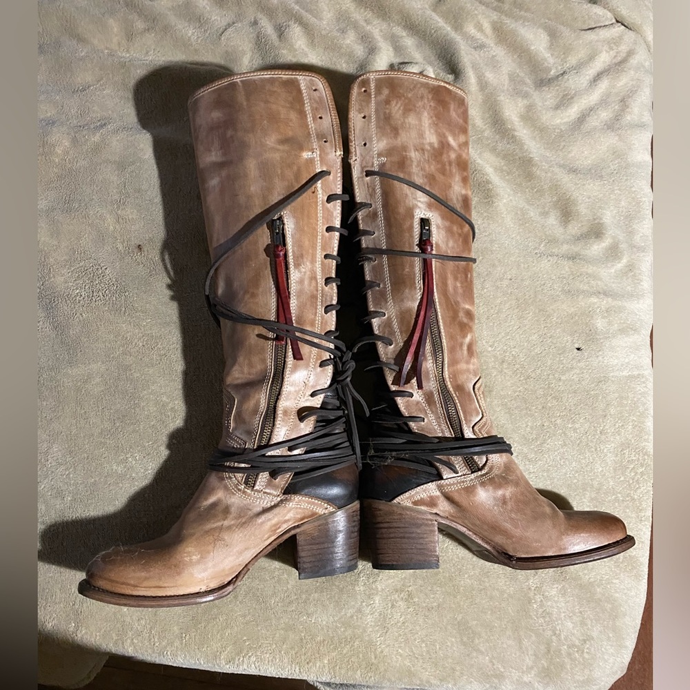 BNIB size 9 Freebird by Steven Coal